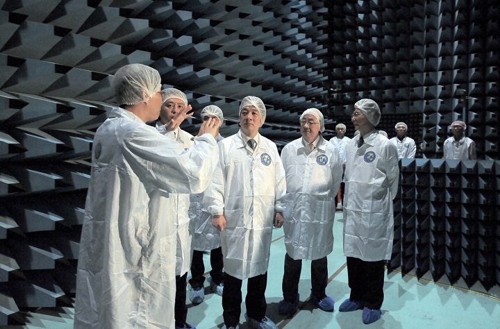 Premier Yuan Ching-Te Lai inspected the preparation for FORMOSAT-7 satellites_2