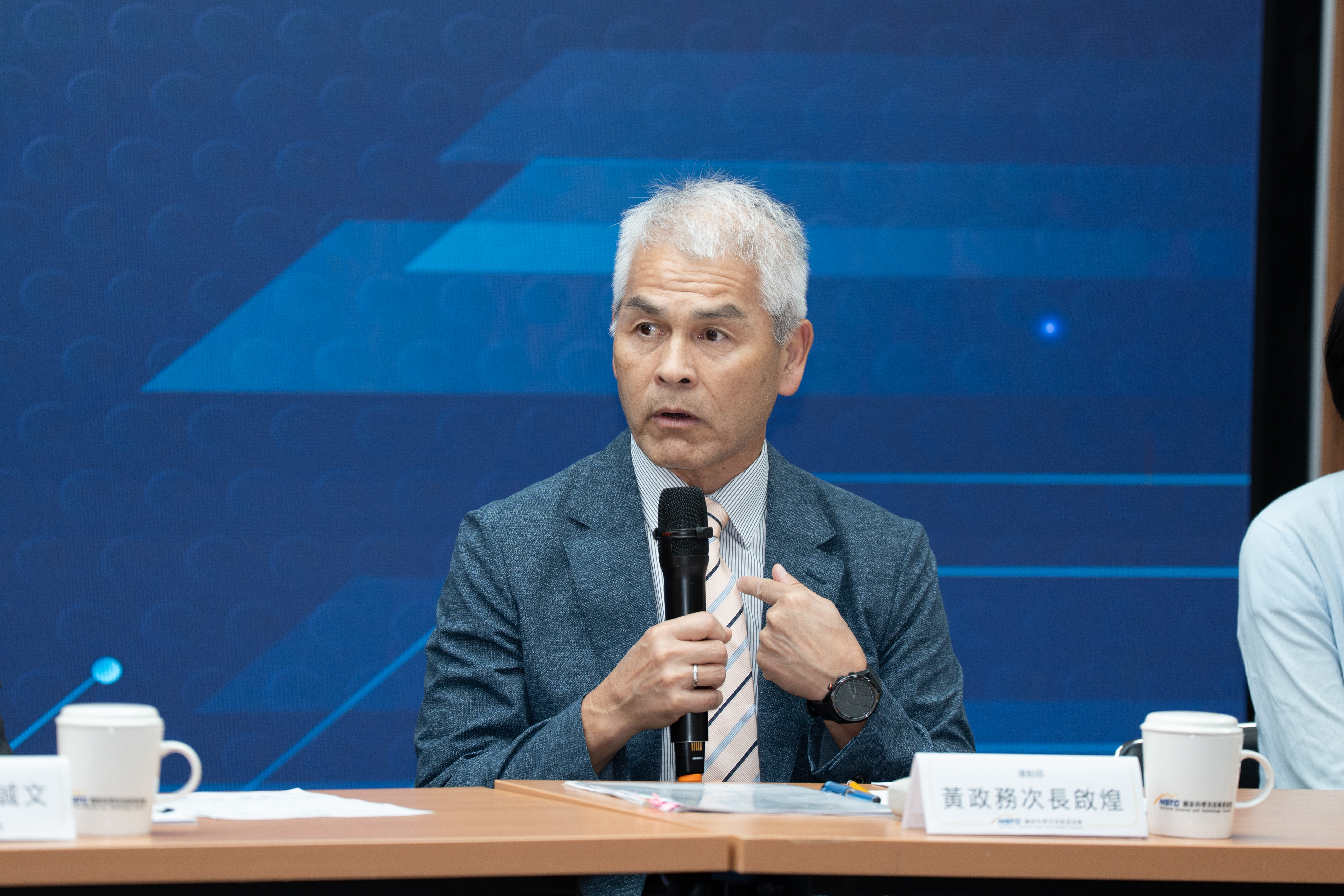 運動部黃啟煌政務次長補充說明，運動部希望透過全民運動的推動，以及科技的協助，讓民眾更了解自己的狀況，更願意投入身體活動。