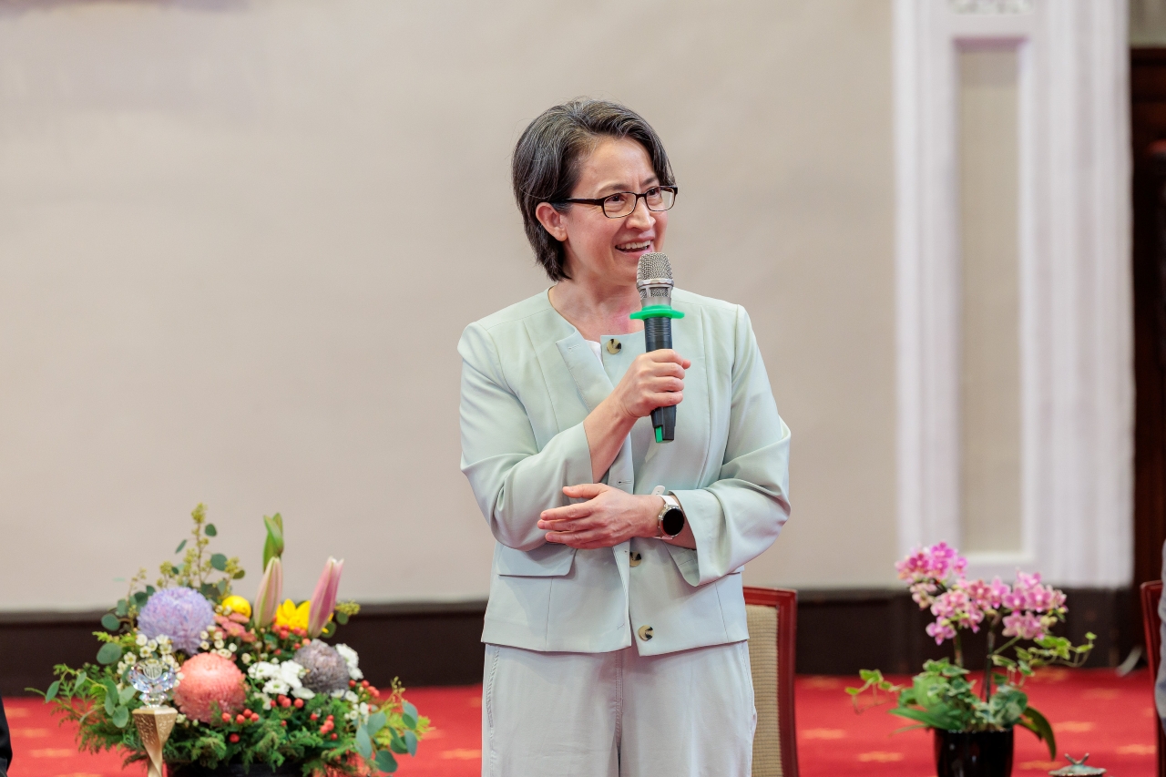 圖三：蕭美琴副總統期勉同學，保持好奇與熱忱，勇於探索、迎接挑戰，將專業與實作經驗轉化為創新的力量。