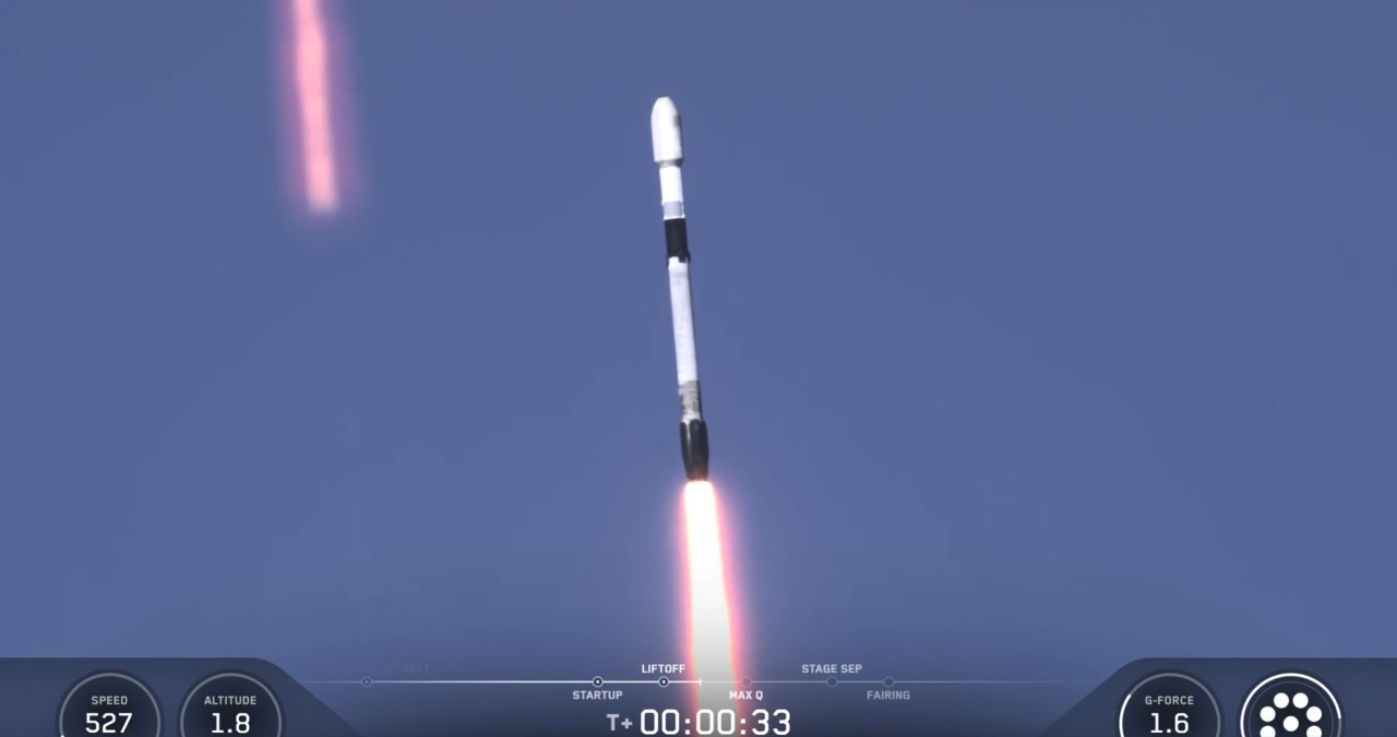 SpaceX 獵鷹九號火箭載運FS-8A升空(截圖自spaceX直播)