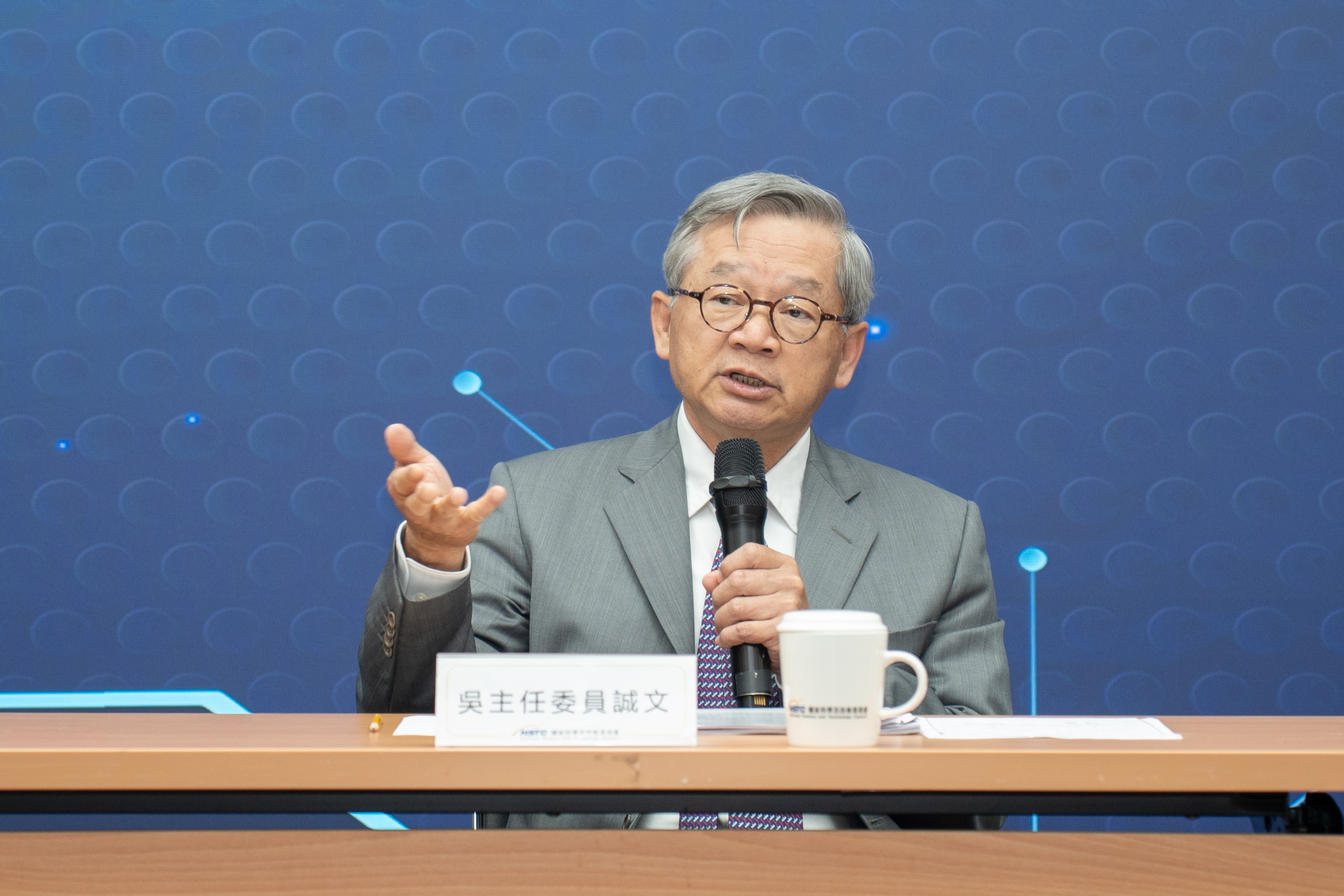 行政院政務委員兼國科會主任委員吳誠文表示，淨零科技是邁向永續未來的關鍵基石，未來政府將持續透過跨部門協作，發展淨零普惠科技，建構國家氣候韌性；無人機為五大信賴產業之重要一環，期打造具競爭力的產業生態系，推升臺灣於無人機民主供應鏈中的戰略地位；最後在配合全球數位轉型趨勢，政府將善用新興科技，打造民眾有感的數位政府。