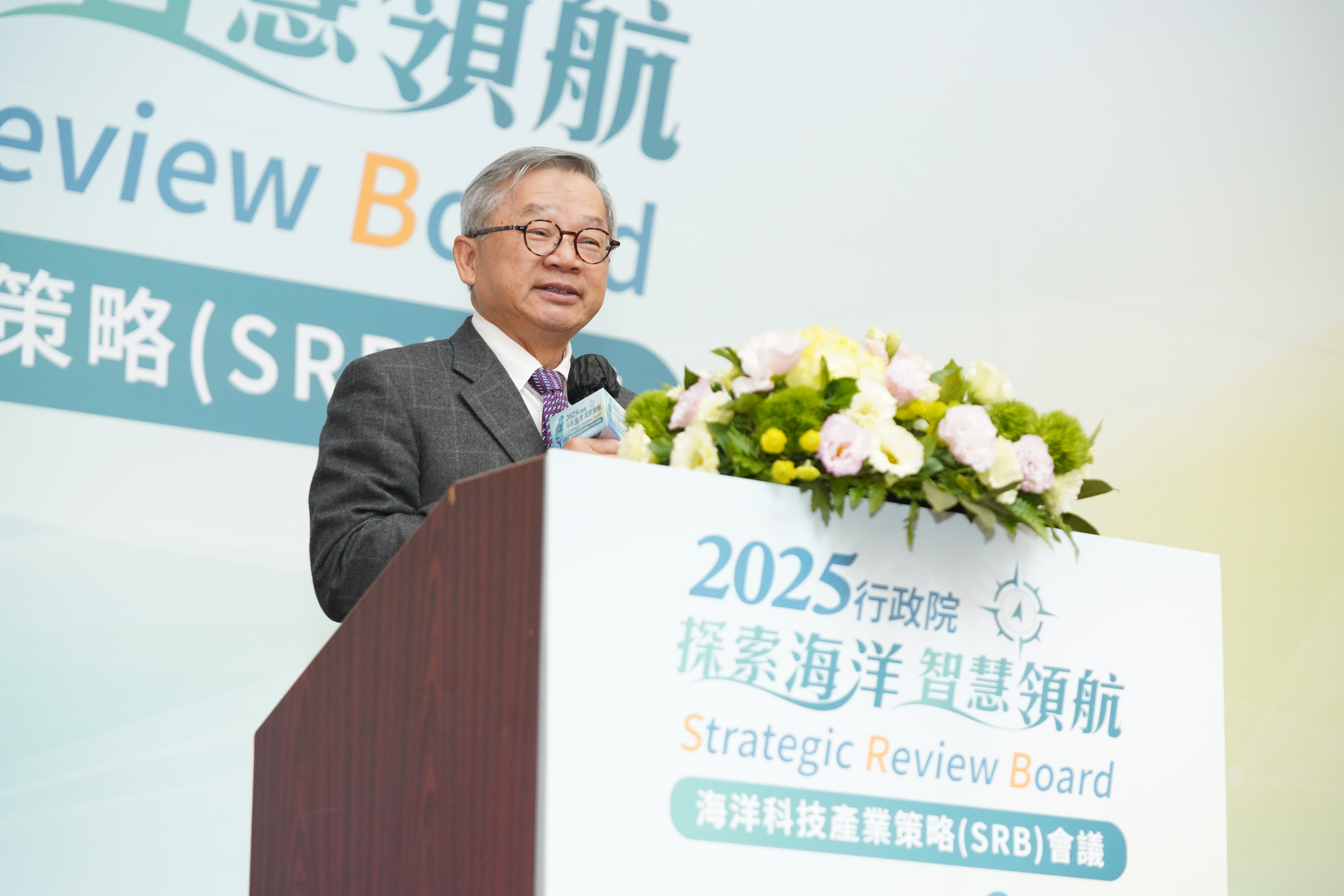 圖說1：行政院吳誠文政務委員在開幕式致詞表示，政府正全面啟動相關科技政策，帶領臺灣科技產業從陸地走向太空與海洋，建立「天空-海面-水下」自主科技鏈，以實現賴總統「均衡臺灣、韌性臺灣、健康臺灣」三大國政願景。