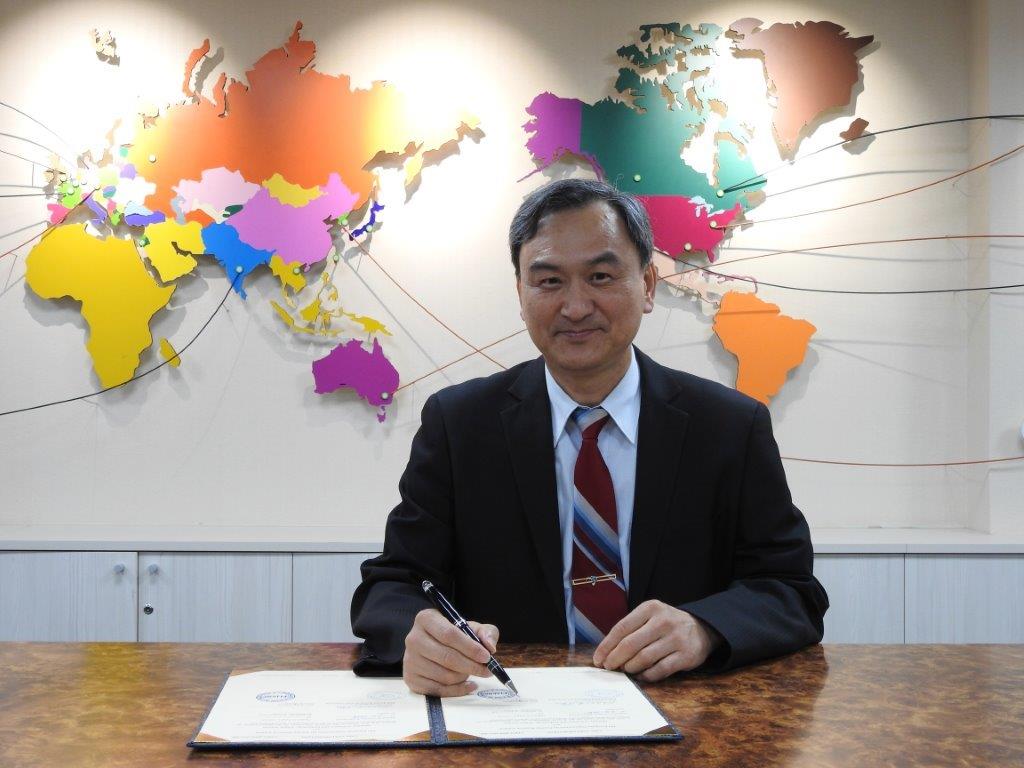 我國參與「大強子對撞機」第二階段升級計畫　蘇次長簽署合作備忘錄