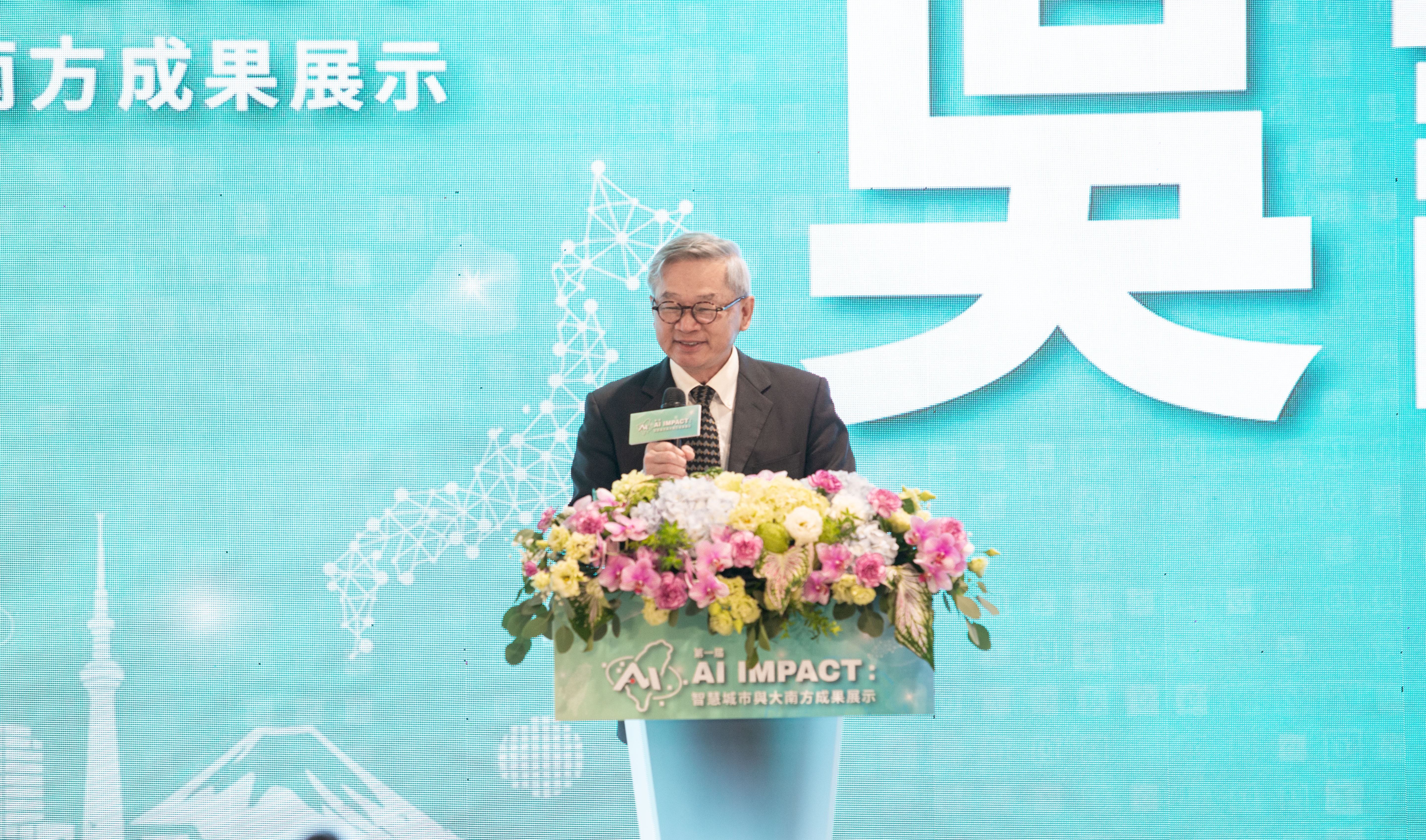 主委致詞 國科會主委吳誠文指出，全光網路與主權AI發展密切相關，與日本的電信及網路通訊設備業者已逐步形成合作團隊。
