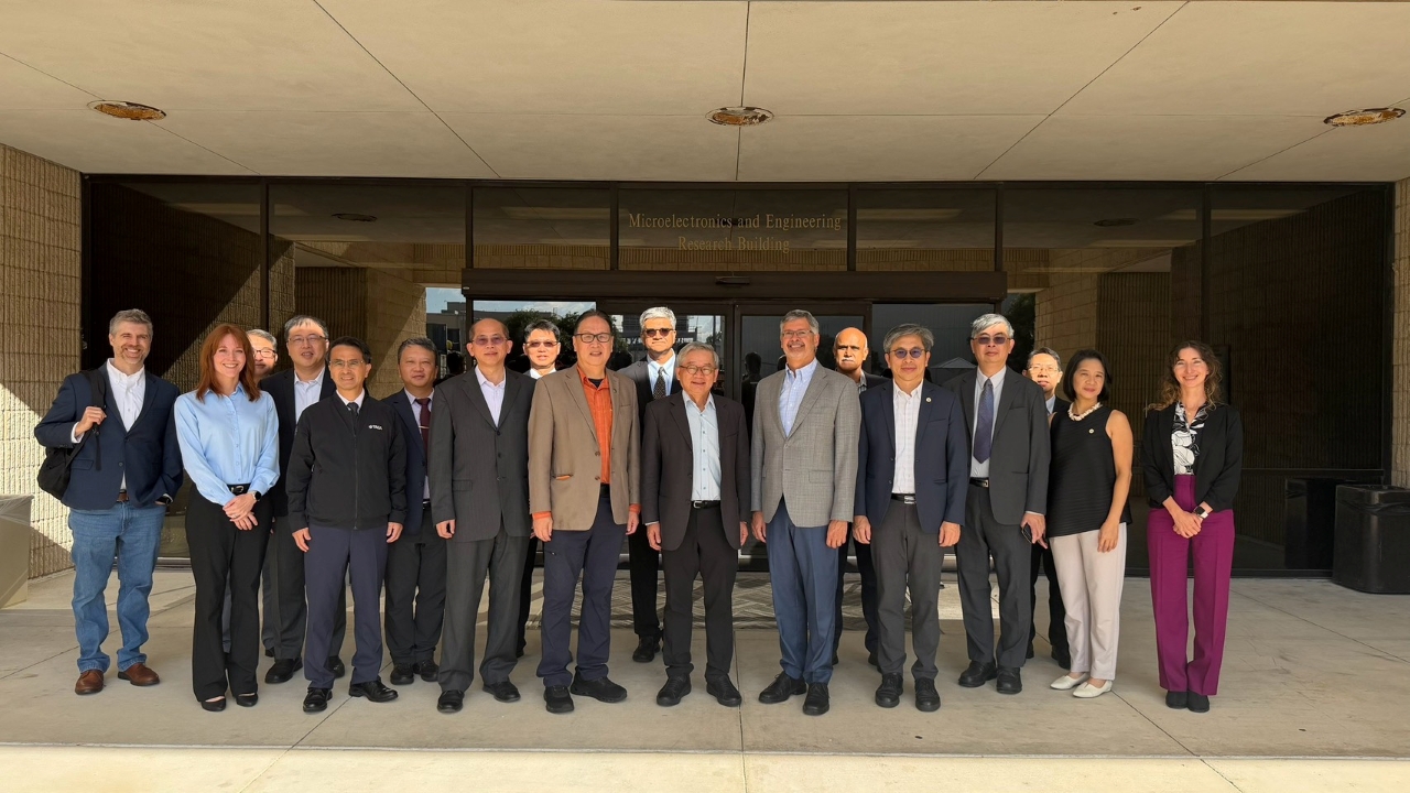 圖三：8月12日本會吳主委訪美團參訪UT Austin微電子研究中心（Microelectronics Research Center, MRC）