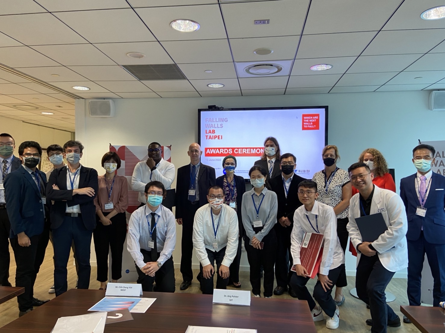 德國創新挑戰賽Falling Walls Labs大合影