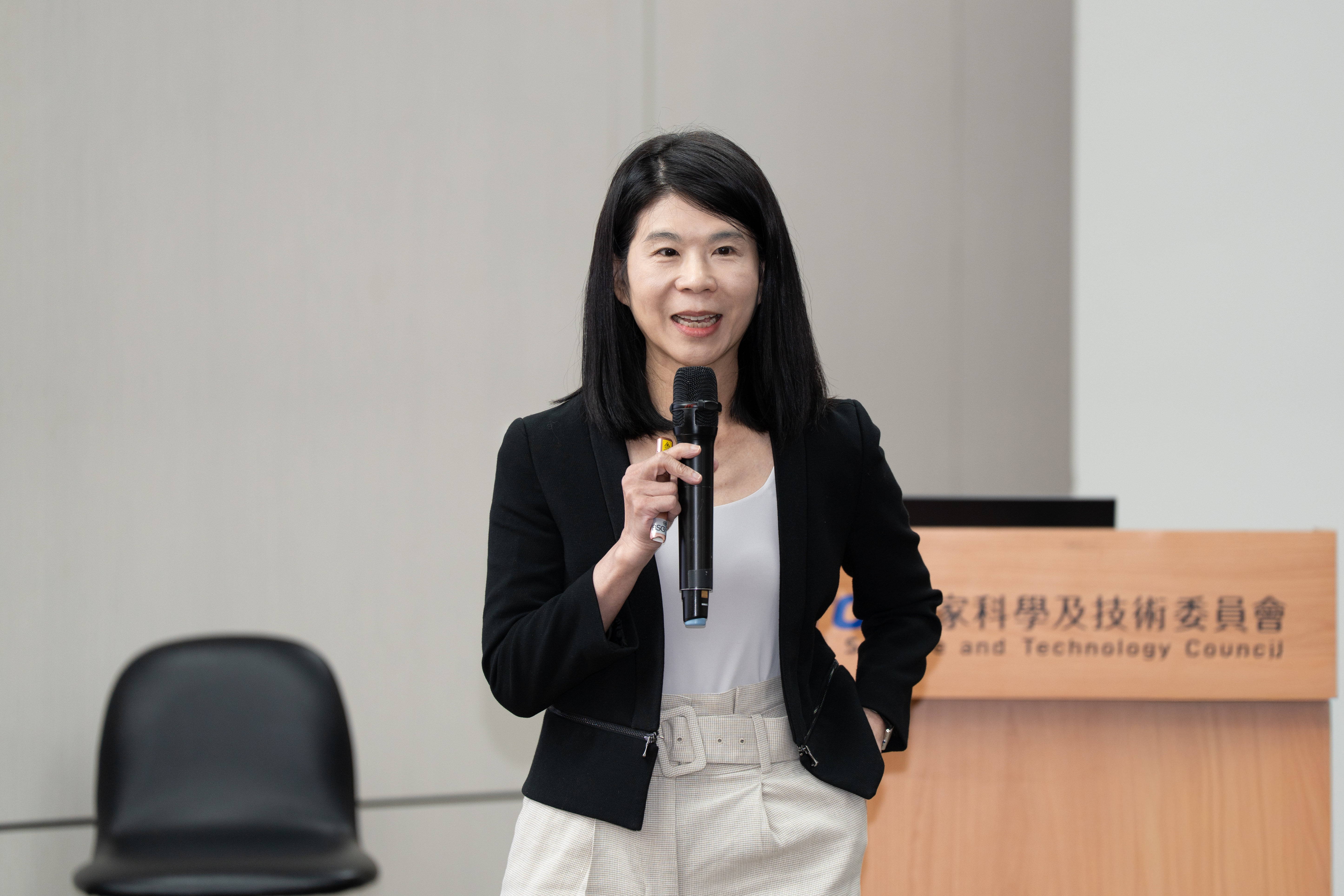 國家運動產業發展中心康小玲執行長簡報表示，秉持「內需擴張」與「產值加倍」雙軌並進原則，一方面透過科技降低全民參與門檻，做大國民運動基礎；另一方面以數據賦能引導民間資本精準挹注，建立「政策引導、民間獲利、產值分成」的共生機制。